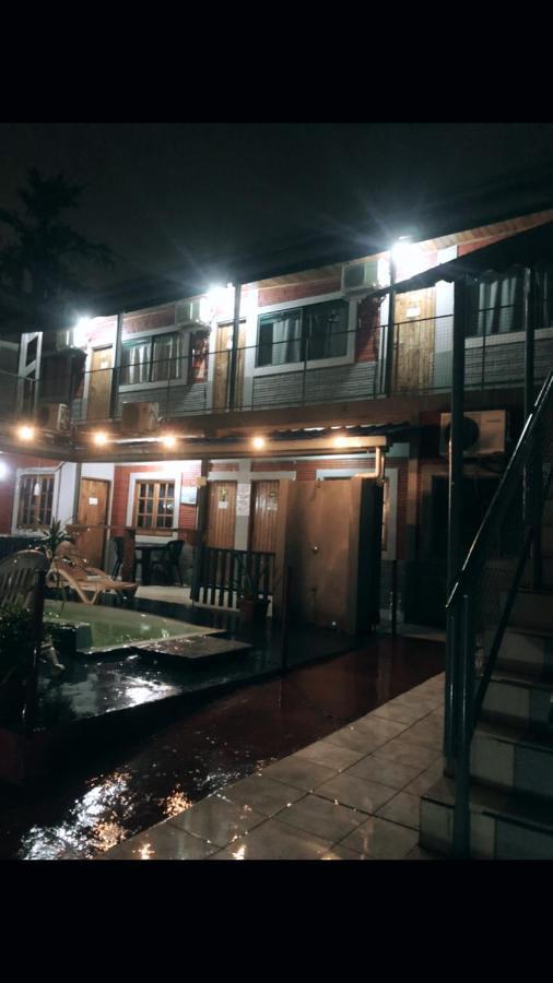 Hostel Nashe Puerto Iguazú Esterno foto